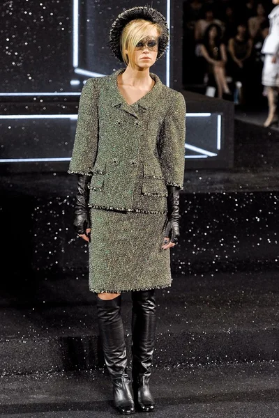 Look 18